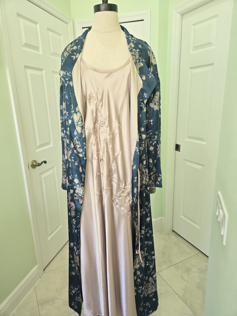 Cabernet Teal Floral Satin Robe with Beige Blush Slip Dress Nightgown Nap Dress - Picture 10 of 12